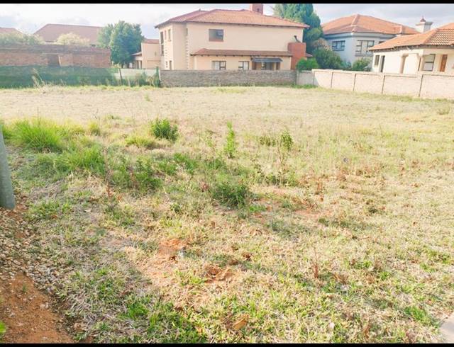 LAND FOR SALE IN NORTH VIEW ESTATE